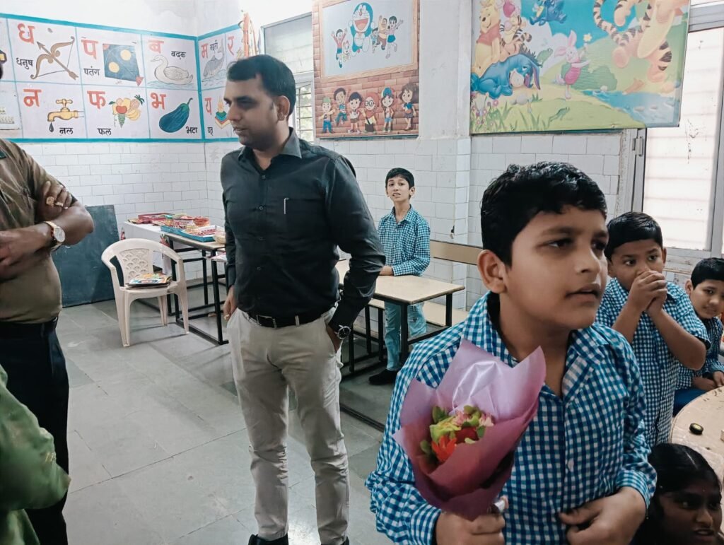 "Special day was celebrated with handicapped children, collector gave gift