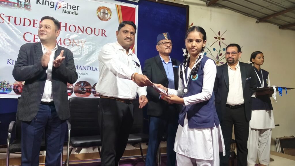 Brilliant students were honored by Kingfisher Group in Saraswati Vidyalaya