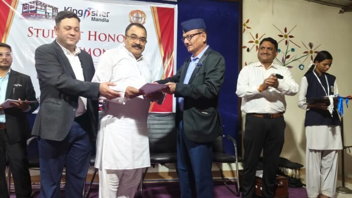 Brilliant students were honored by Kingfisher Group in Saraswati Vidyalaya