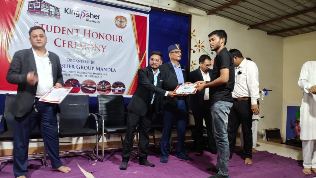 Brilliant students were honored by Kingfisher Group in Saraswati Vidyalaya
