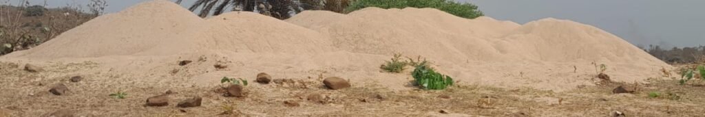 The orders of the Mineral Department and District Collector Mandla are being flouted