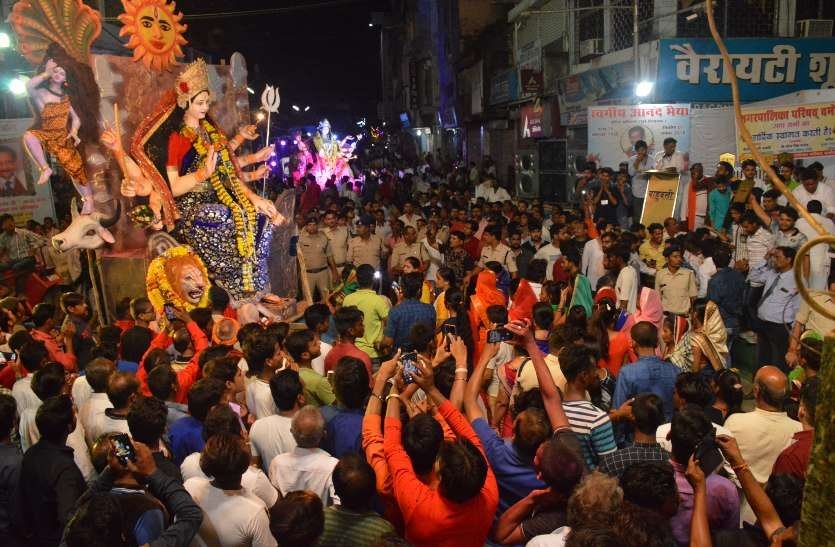 Durga Puja is celebrated with great enthusiasm in the cultural capital Jabalpur.