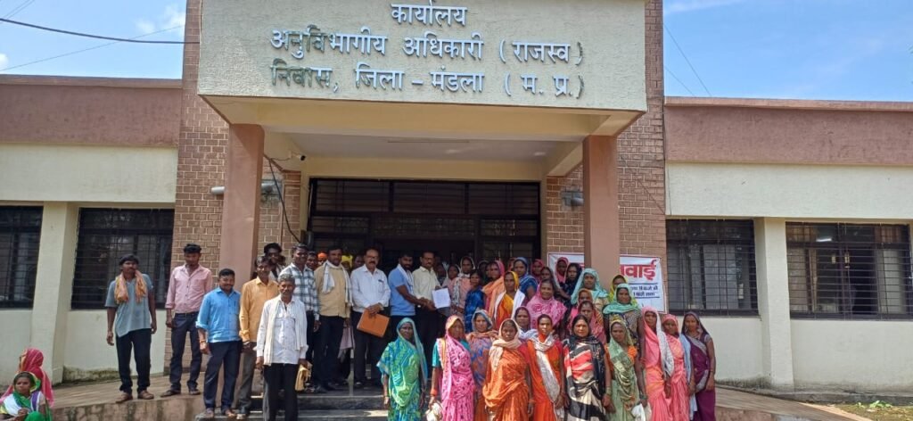 Villagers are getting troubled due to non-availability of food grains, administration took cognizance