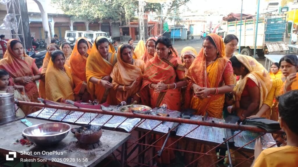 Under the aegis of Matrishakti and Durga Vahini, weapon worship is being held in all the pandals of the city.