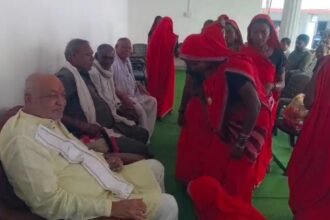 “Diwali is a festival for farmers, but there is no smile on their faces… the government has snatched away their happiness,” the former agriculture minister said.