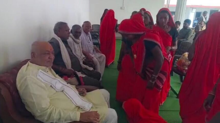 “Diwali is a festival for farmers, but there is no smile on their faces… the government has snatched away their happiness,” the former agriculture minister said.