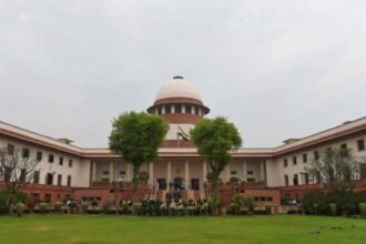 Right or left for pedestrians? A petition has been filed in the Supreme Court.