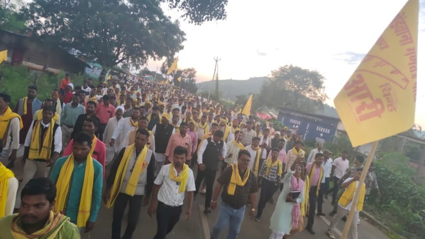 Gondwana Ganatantra Party's massive 'Maha Andolan' in Salwah of Ghughri