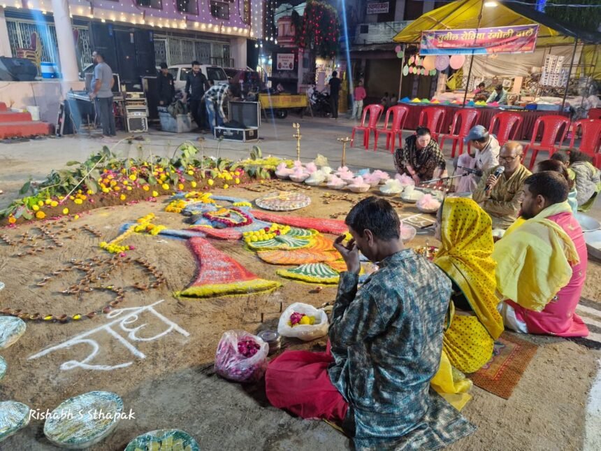 Dev Deepawali was celebrated with devotion, lamps and music at the Choti Bazaar Shri Ram Temple.