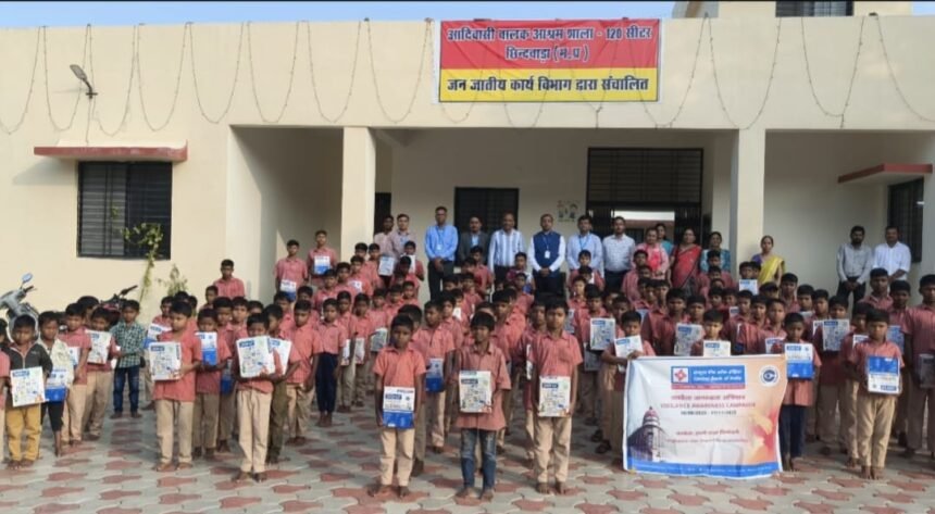 The villagers and women submitted a memorandum regarding the launch of the campaign for de-addiction and prohibition of liquor.
