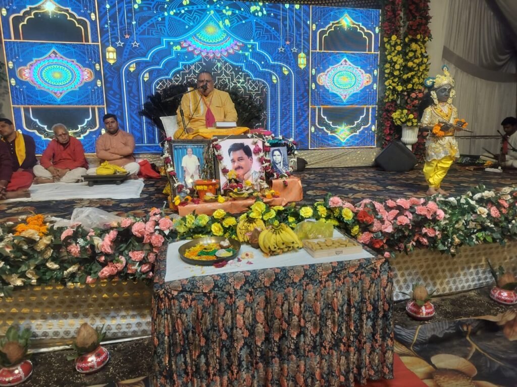 A sea of ​​devotion surged during the Srimad Bhagwat Katha – devotees were moved to hear the story of Parikshit's birth from Manvendra Shastri.