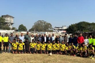 Jabalpur defeated Mandla in the final of the divisional level football competition.