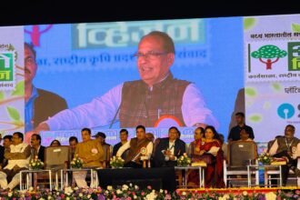 Dr. Praveen Bhai Togadia arrives in Mandla today.. Will address a huge gathering at the Agricultural Produce Market on November 23.