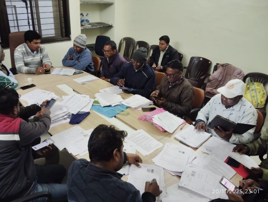 SIR work continues till late night in Bichhiya tehsil