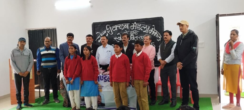 Rotary Club's unique initiative in Semerkhapa distributed sweaters to poor children, flowers of smiles blossomed in the school