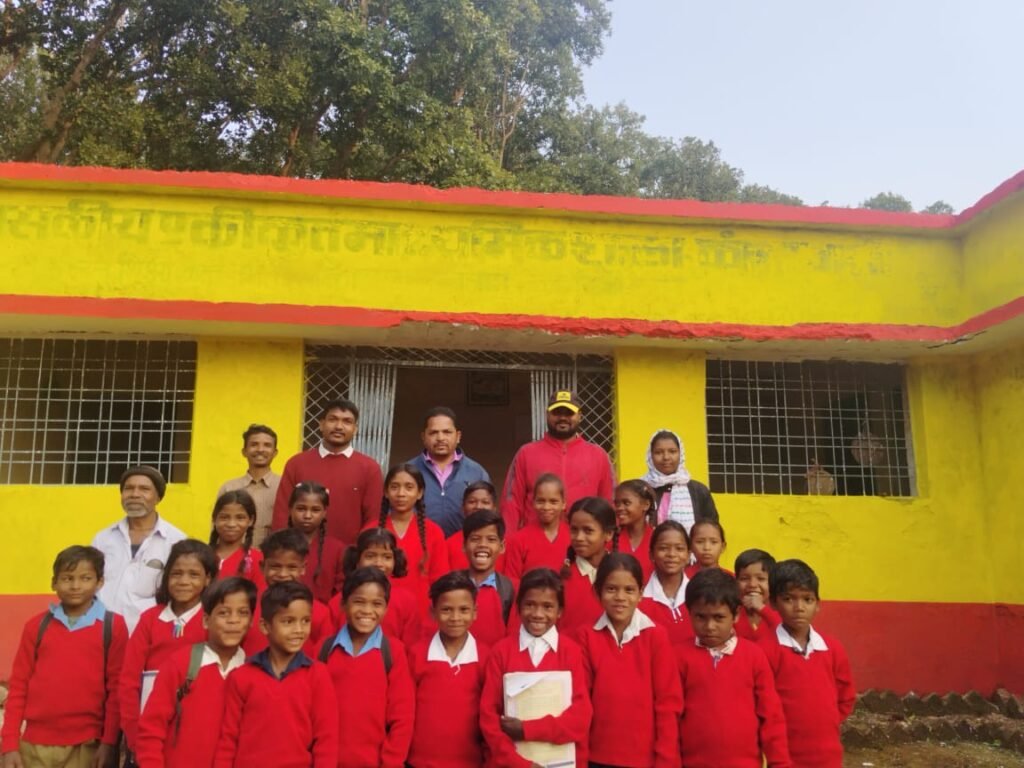Teachers of Kandavani School distributed warm clothes to the students.