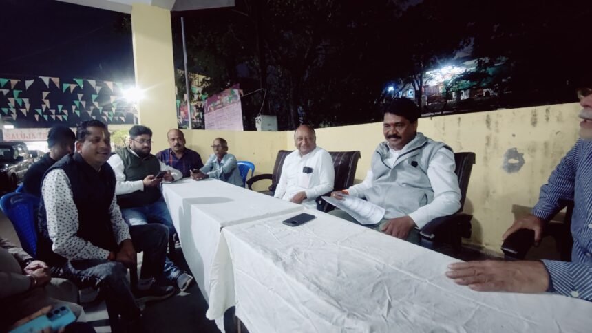 Councillor-Napa President tussle at Model Road meeting; fewer suggestions, more uproar on Station Road